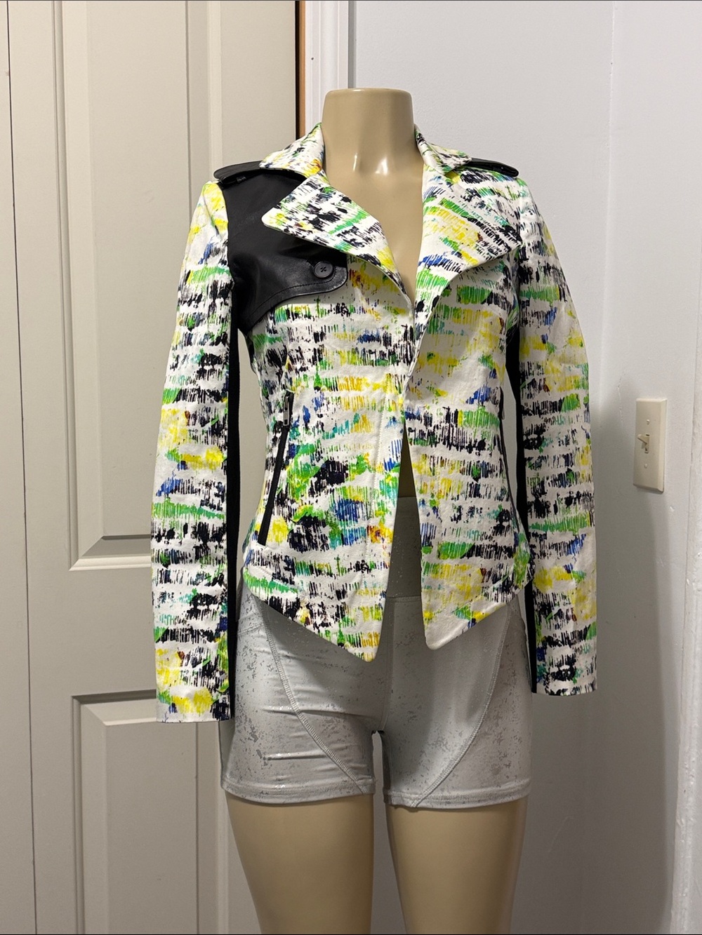 CUT 25 hite/Yellow/Green/Black Blazer